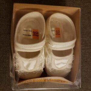 Vintage 1980 Adorables Mary Jane Lace Infant Size Shoes White Gold Bug Baby Doll